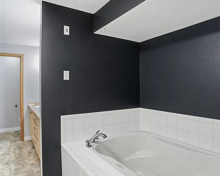 1421 N Landmark Dr — Photo 15