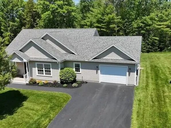 7 Cortland Way, Lewiston, ME 04240