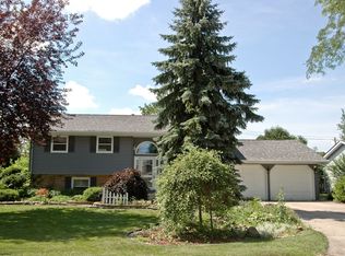 725 Oak St, Geneva, IL 60134