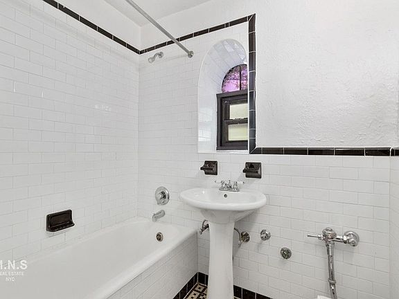 5th image of 2728 Henry Hudson Pkwy #C26
