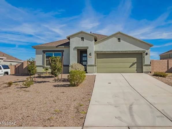 680 W Lexington St, Vail, AZ 85641