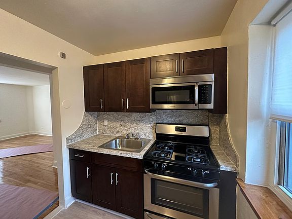 3rd image of 475 Howard Ave #1D