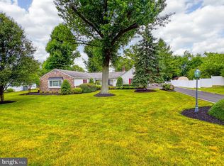 72 Carriage House Dr, Holland, PA