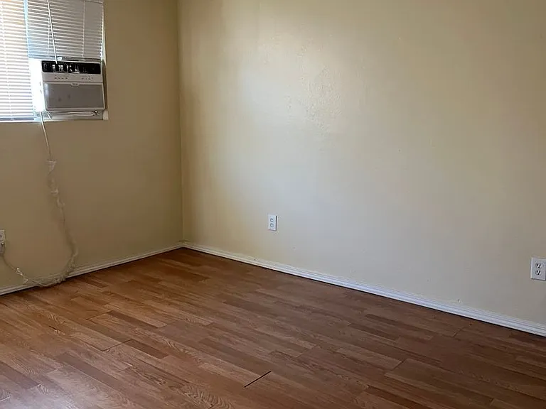600 S Real Rd #4 — Photo 6