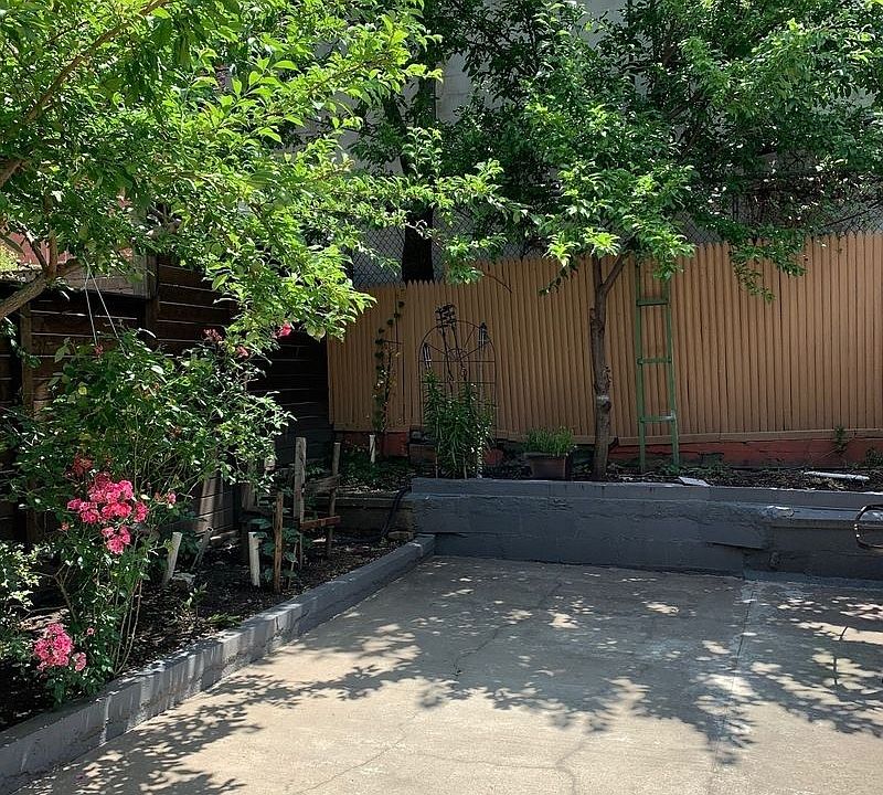 1st image of 160 Stanhope St #1