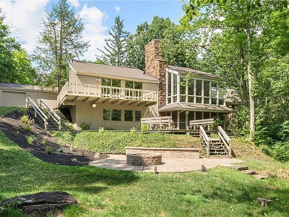 2nd image of 92 Wychwood Dr