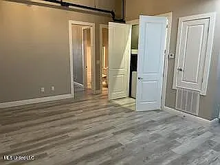 902 Howard Ave #9 — Photo 10