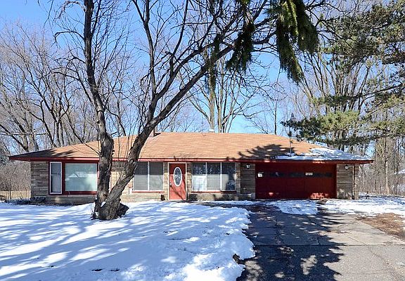 3rd image of 1401 County Road East W