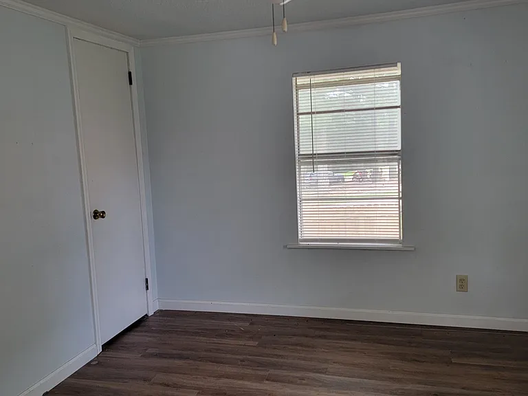 1024 Park Ave — Photo 5