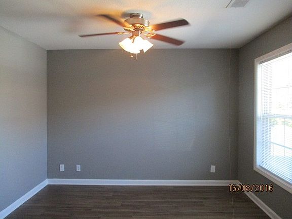 3rd image of 1443 Golf Club Ln
