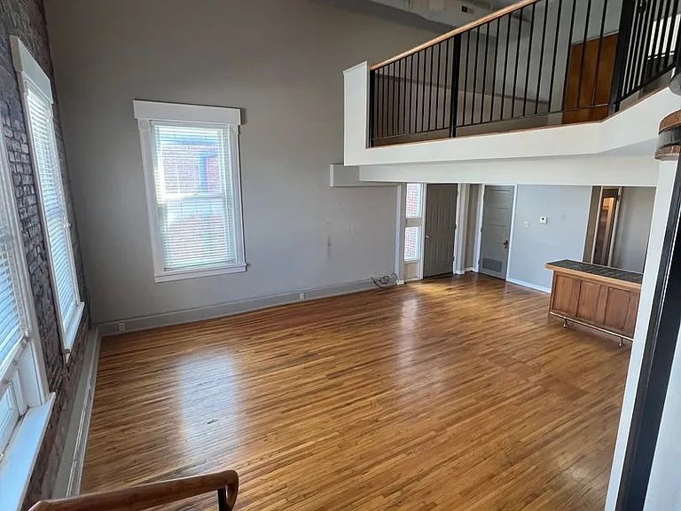 313 Park Central E #303 — Photo 7