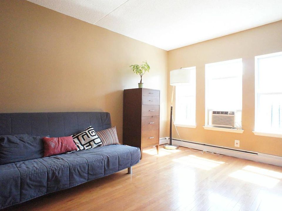 1st image of 43 W 118th St