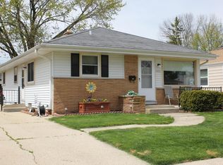 4907 N 104th St, Milwaukee, WI