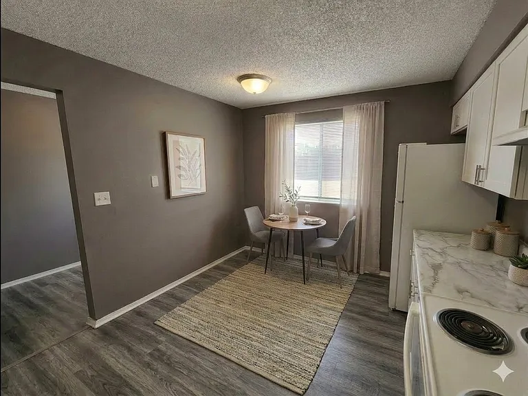 Kitchen sitting area - staged