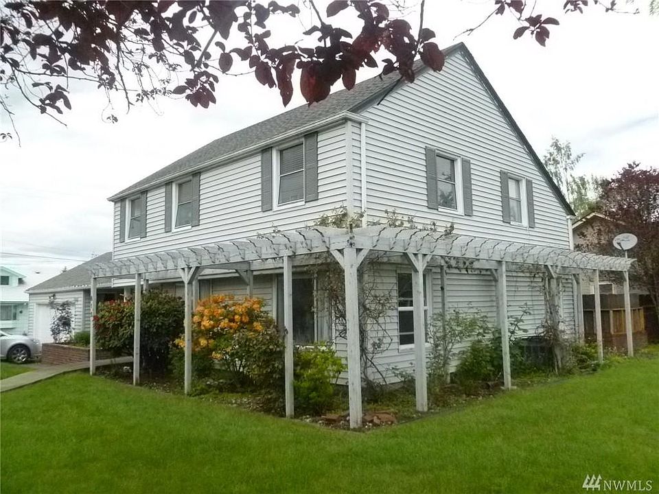 1st image of 615 W 3rd St
