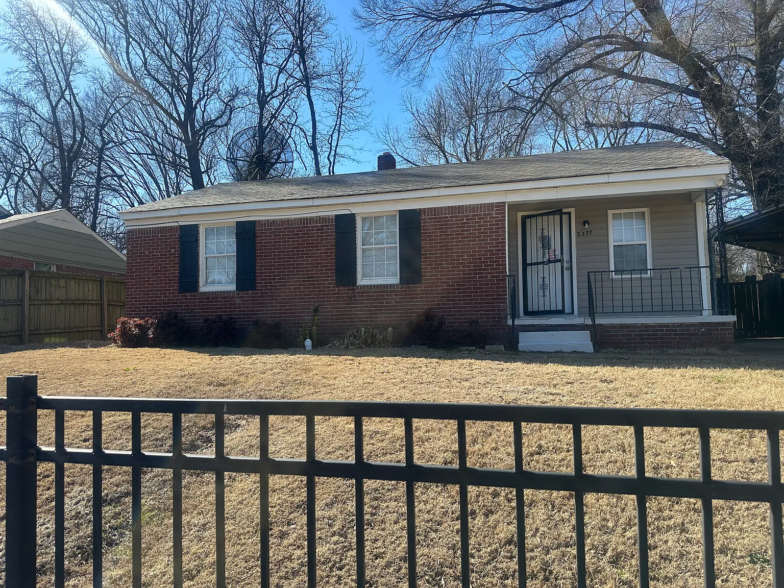 3 bed, 966 sqft, $1,350 — Photo 1