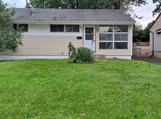 9612 Miriam Ave, Saint Louis, MO 63114