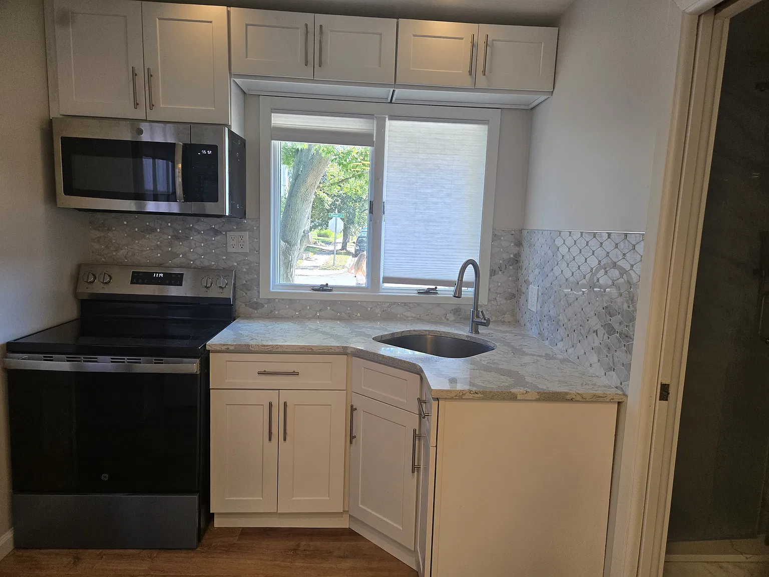 Pintail Ln, Levittown — Photo 1