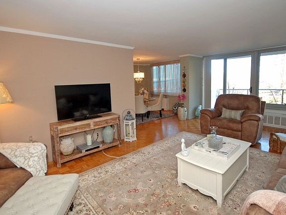 3rd image of 1 Claridge Dr 216 #216