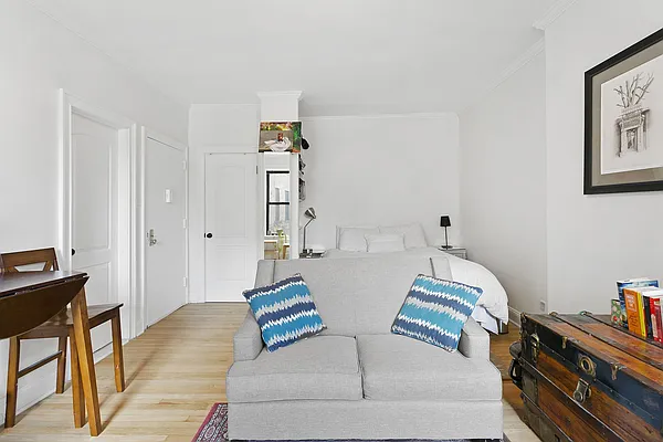 Rented by Compass | media 36