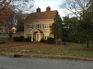 2704 Avondale Dr, Johnson City, TN 37604