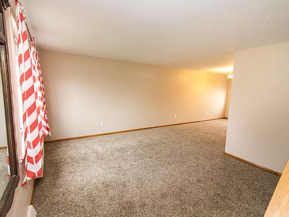 3rd image of 1550 Severn Ln #5H