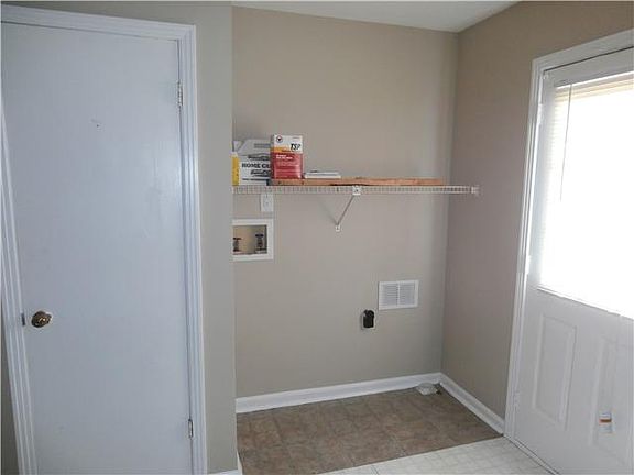 5th image of 417 Beech St APT A