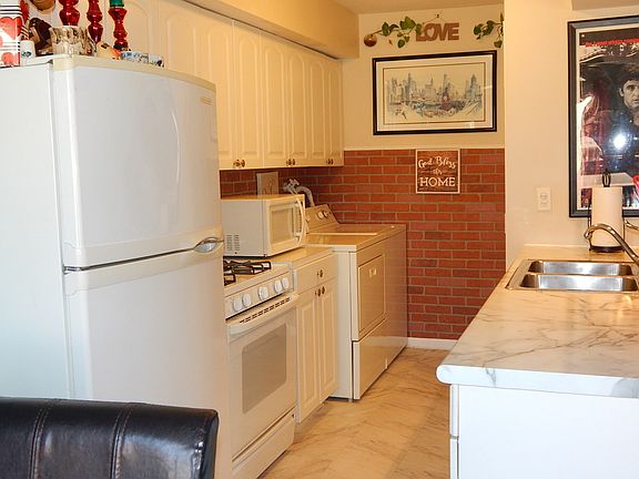 5th image of 1054 Cove Dr