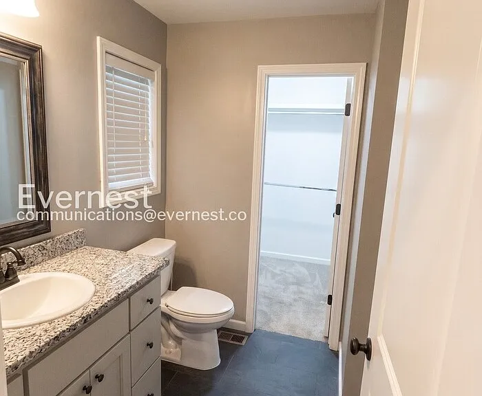 5520 Desoto Cir — Photo 12