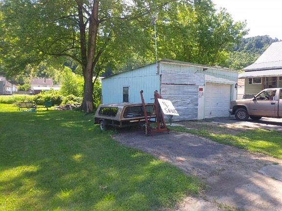 5th image of 4230 Dever St