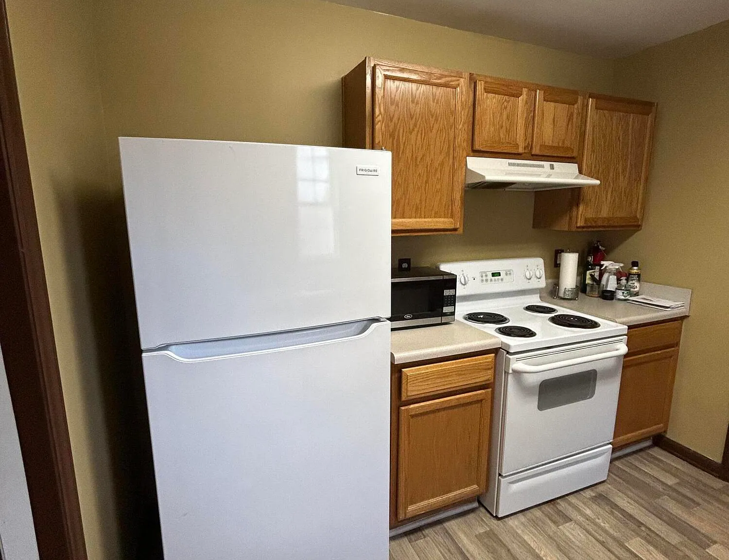 4 bed, 2.5 bath, $750 — Photo 2