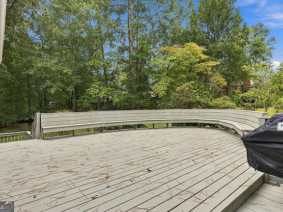 3rd image of 4 Windemere Ln SE