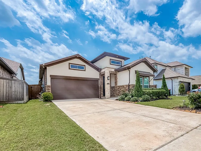 1838 Smithers Landing Dr — Photo 2
