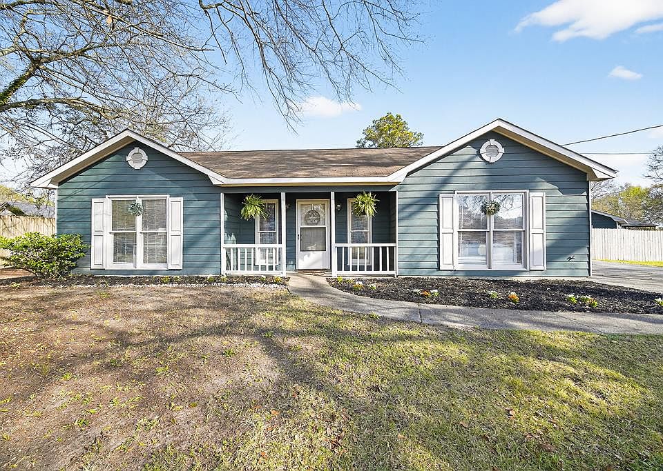 1st image of 386 Lee Road 917