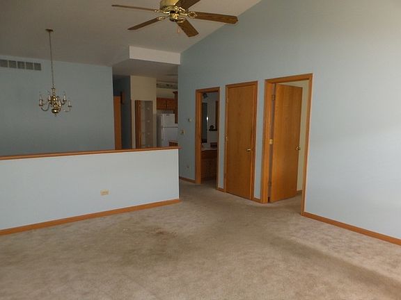 4th image of 1042 Chovan Dr #42