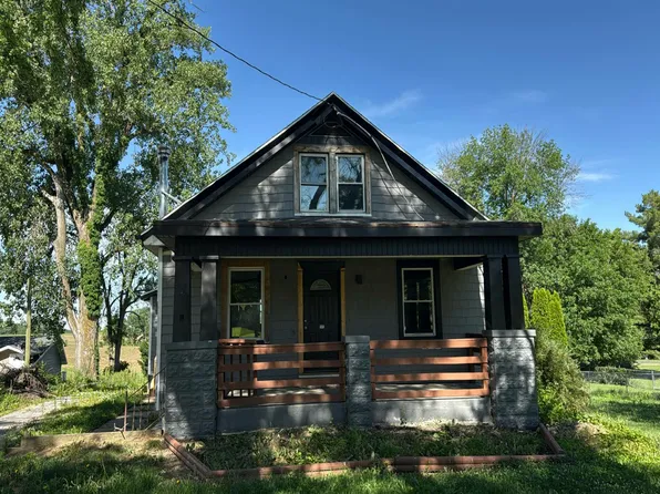 2716 S 24th St, Quincy, IL 62305