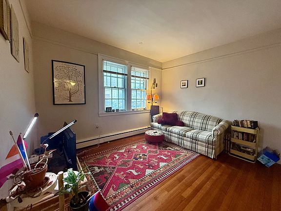 3rd image of 1503 N Broom St APT 2C