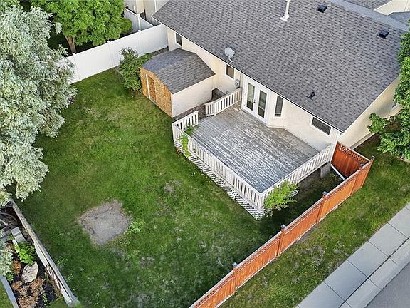 4th image of 743 Pezer COURT