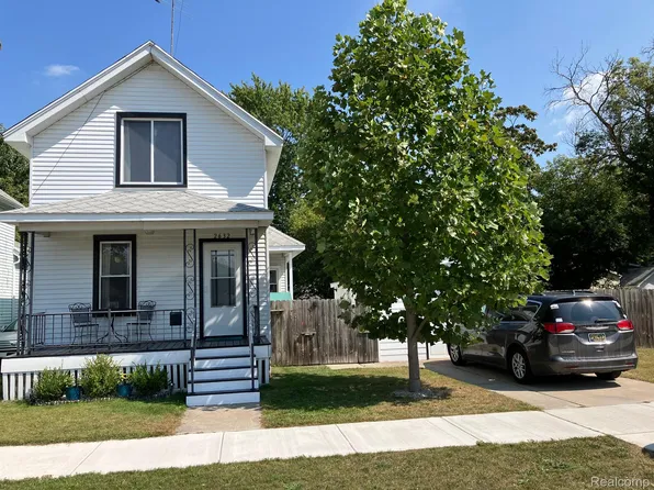 2632 Gratiot Ave, Port Huron, MI 48060