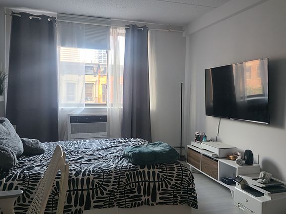 4th image of 210 E 118th St APT 503