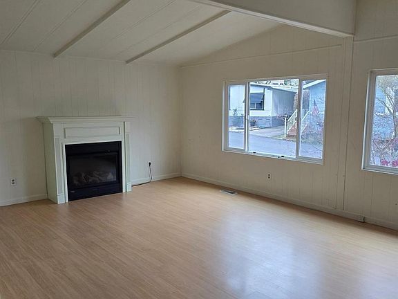3rd image of 610 Aspen Way
