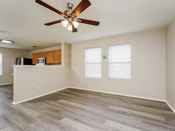 5th image of 306 Olivia Ln