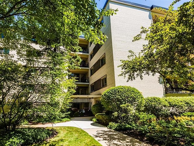 1st image of 407 Franklin Ave #4