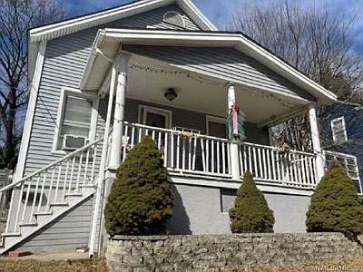 597 Cooke St