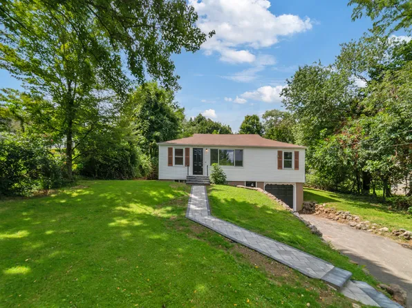 68 Queen Street, Newtown, CT 06470