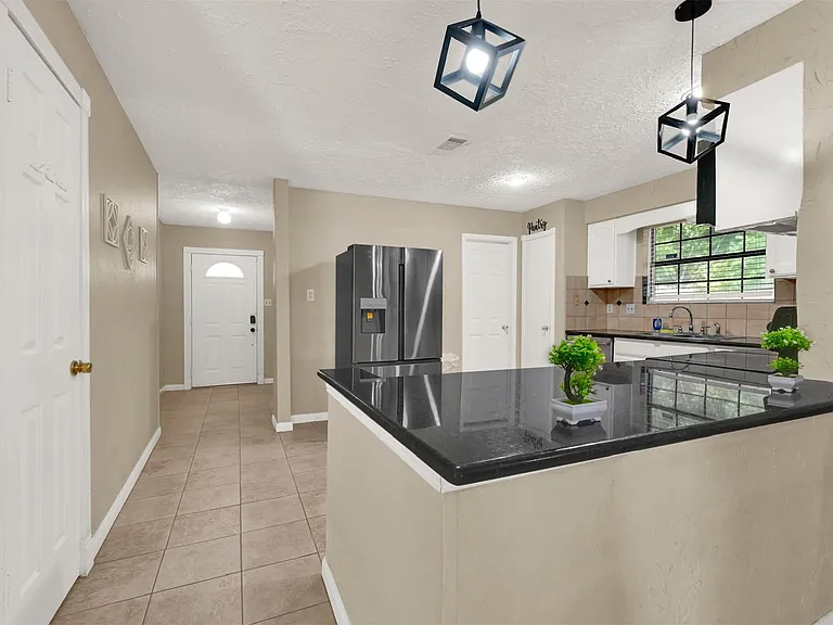14102 Sylvia Dr — Photo 21