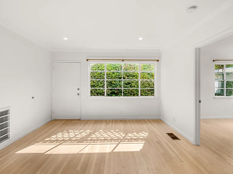1717 Selby Ave — Photo 8