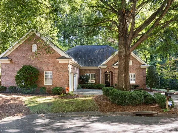 1264 Stadler Ridge Rd, Winston Salem, NC 27106