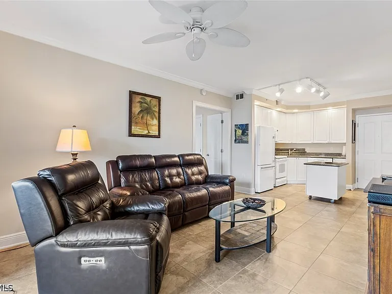 2825 Palm Beach Blvd #203 — Photo 4