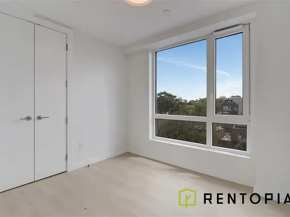 280 Meeker Avenue image 3 of 16